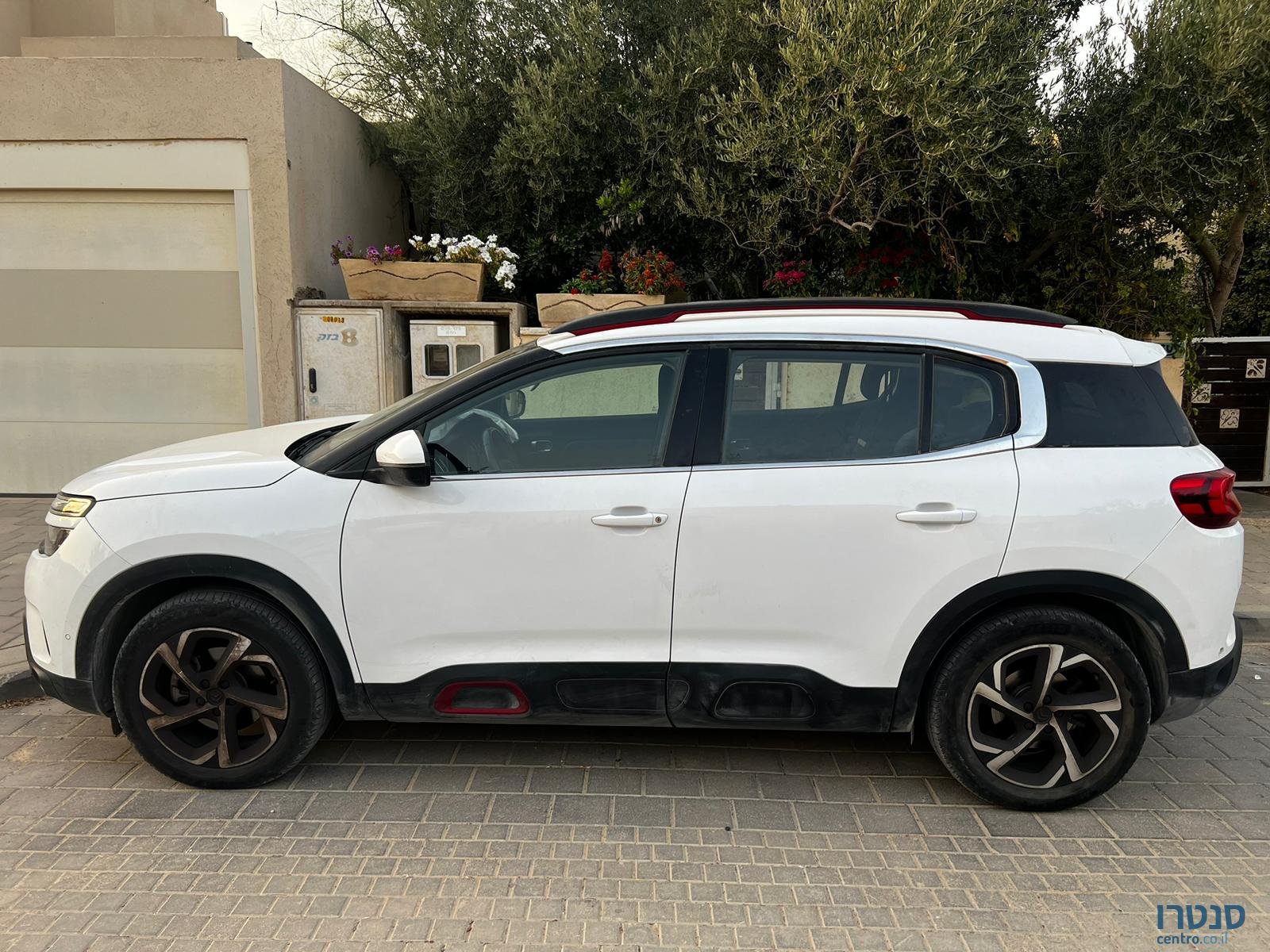 2022' Citroen C5 Aircross photo #1