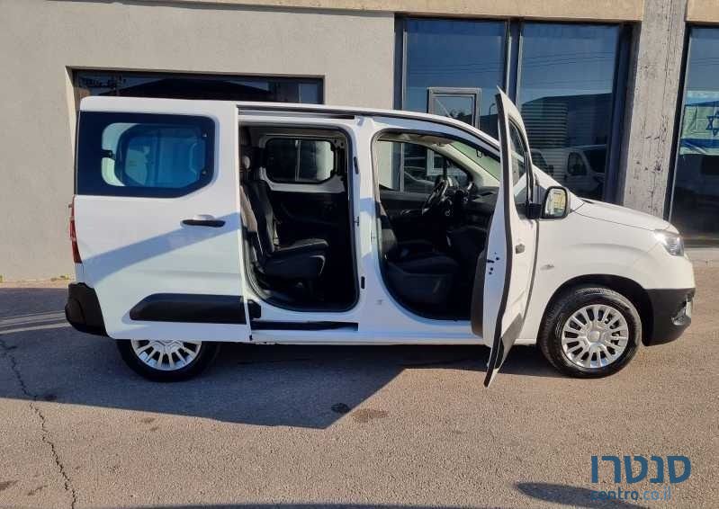 2021' Toyota Prius טויוטה פרואייס photo #3