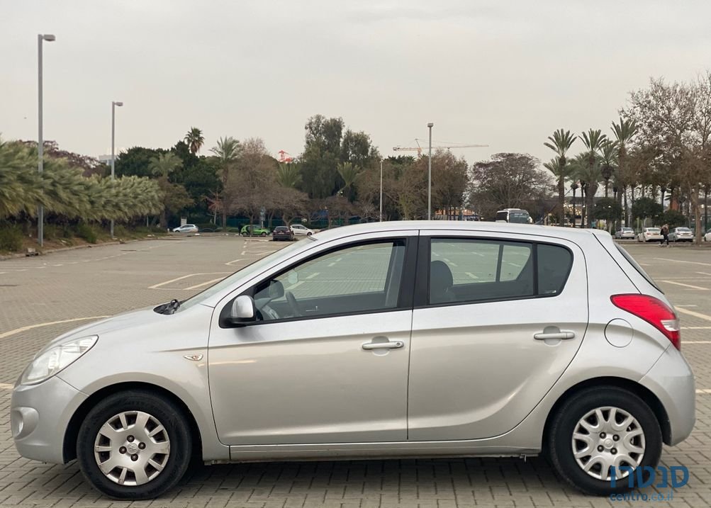 2012' Hyundai i20 יונדאי photo #2