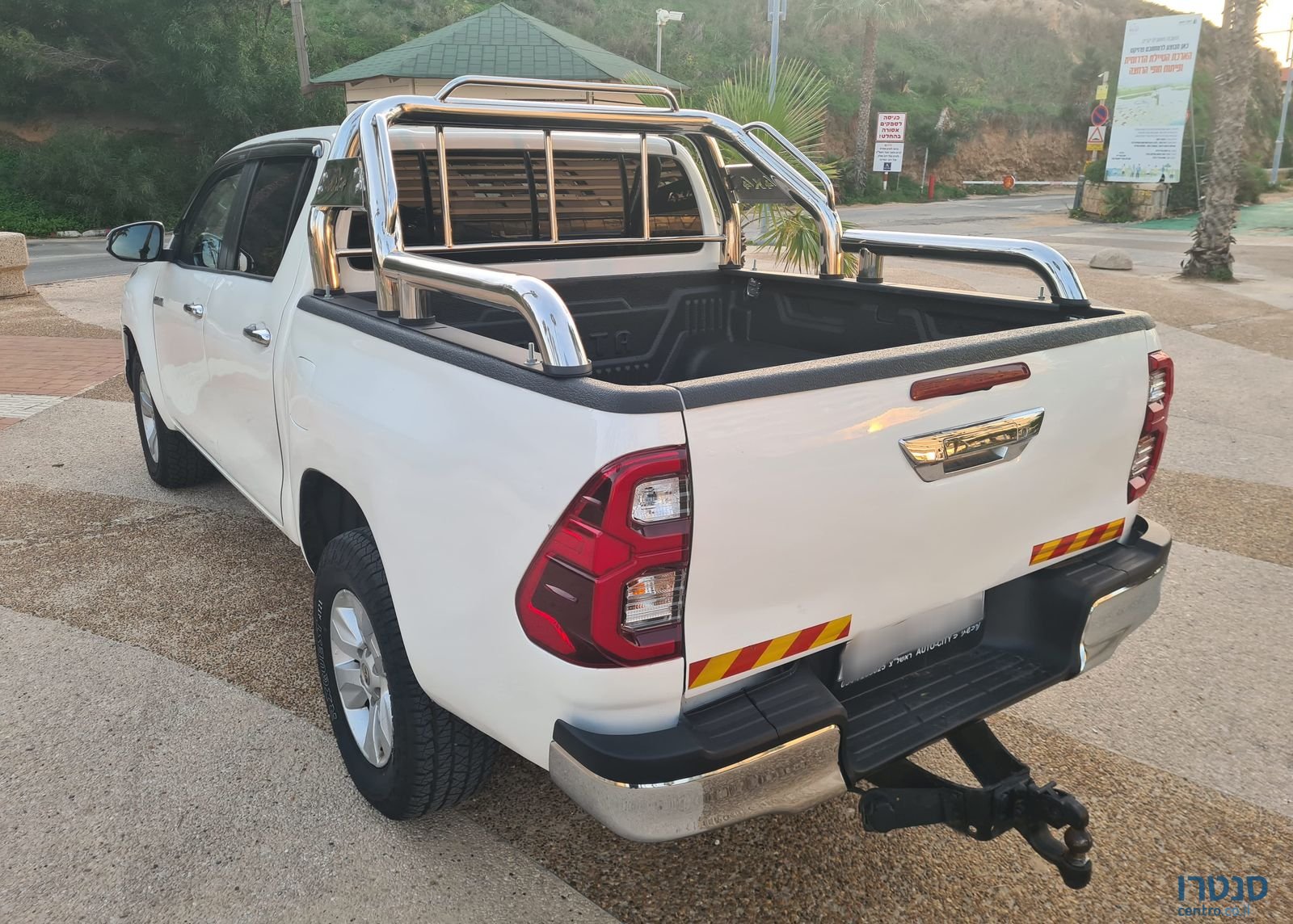 2017' Toyota Hilux טויוטה היילקס photo #3