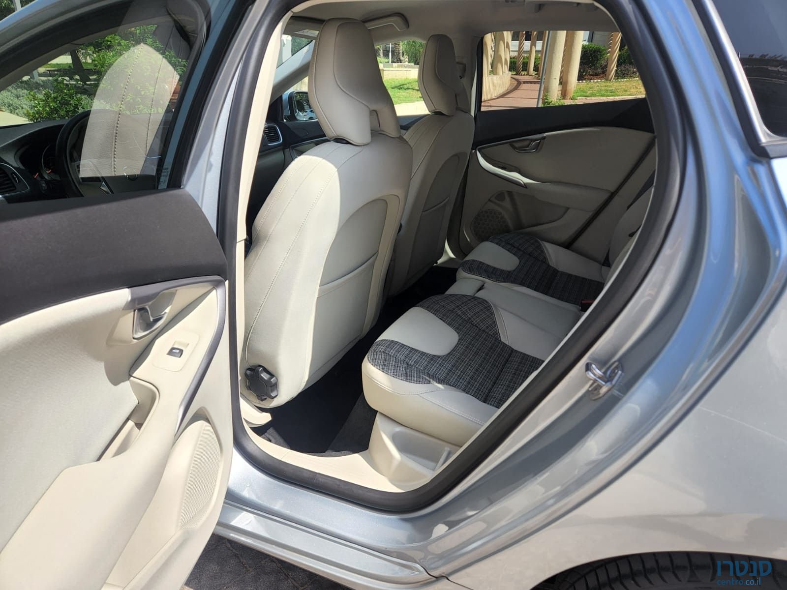 2017' Volvo V40 וולוו photo #5