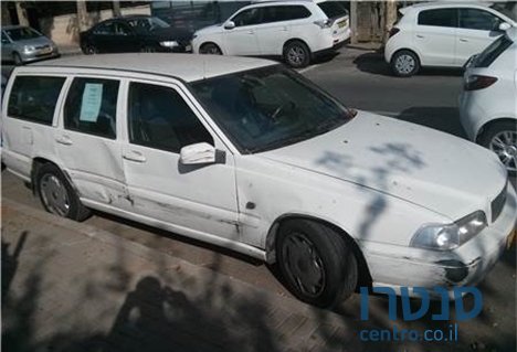 1999' Volvo V70 photo #1