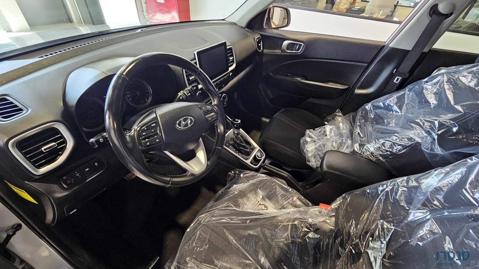 2022' Hyundai VENUE Intense photo #5