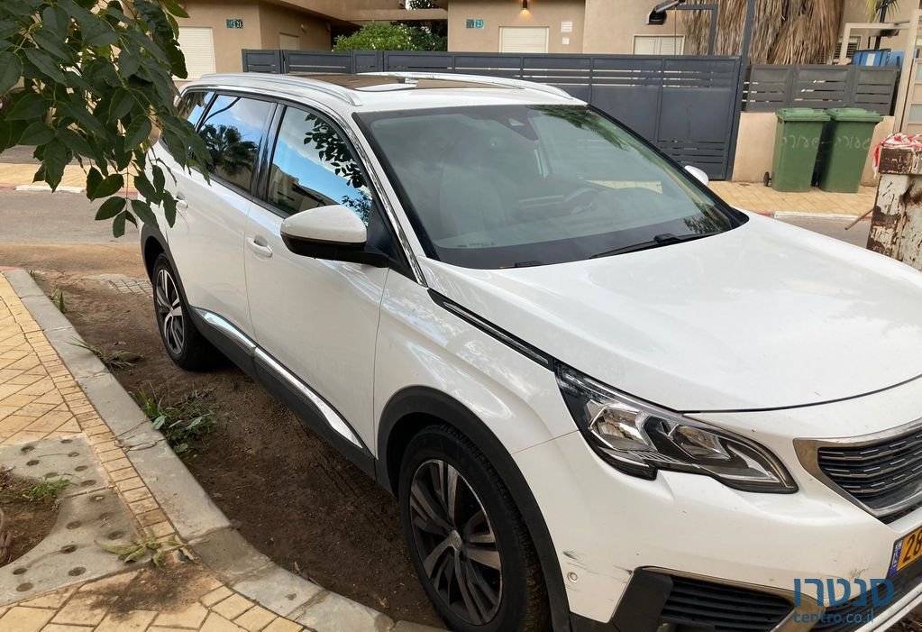 2018' Peugeot 5008 פיג'ו photo #3