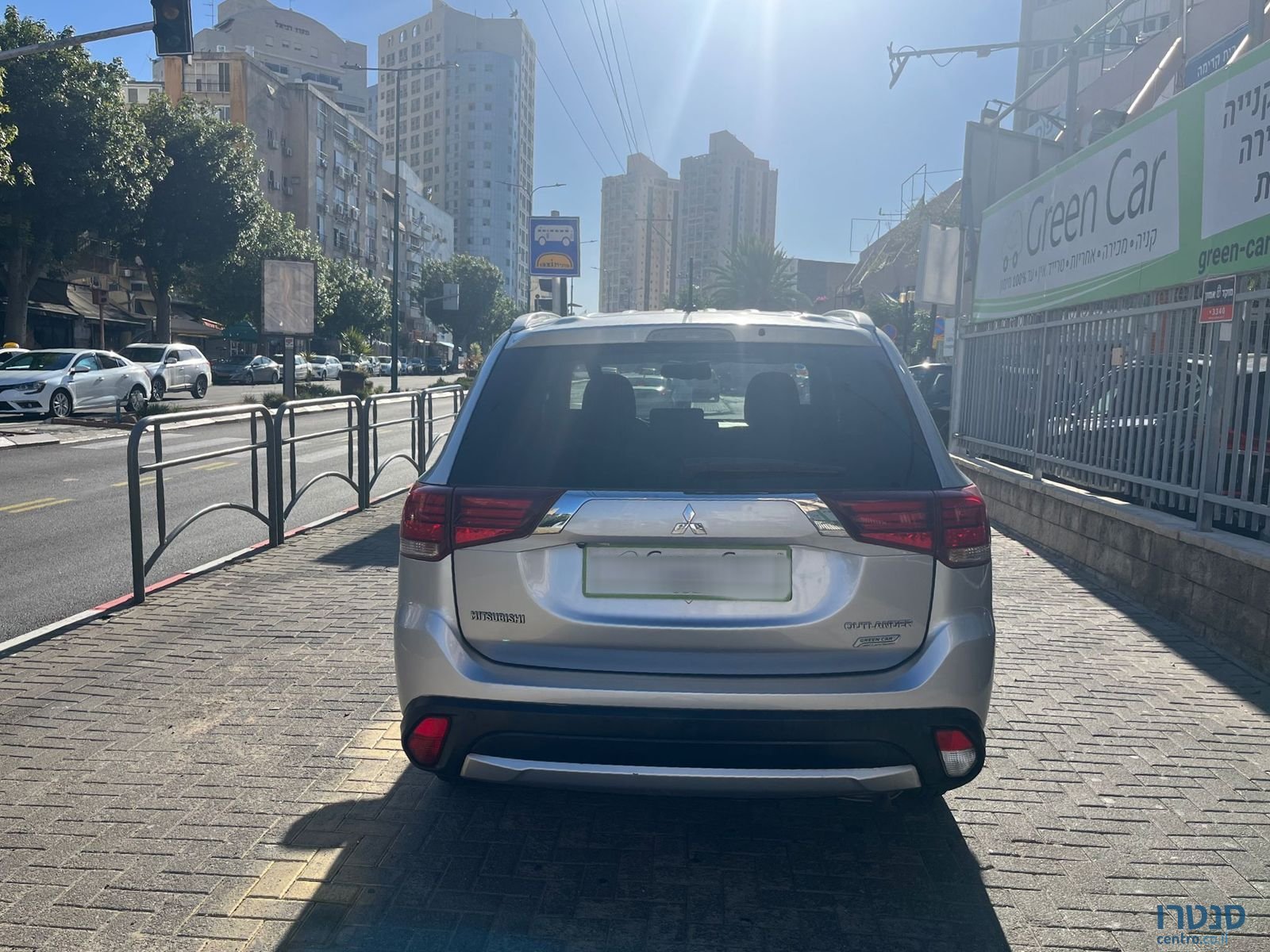 2017' Mitsubishi Outlander photo #4