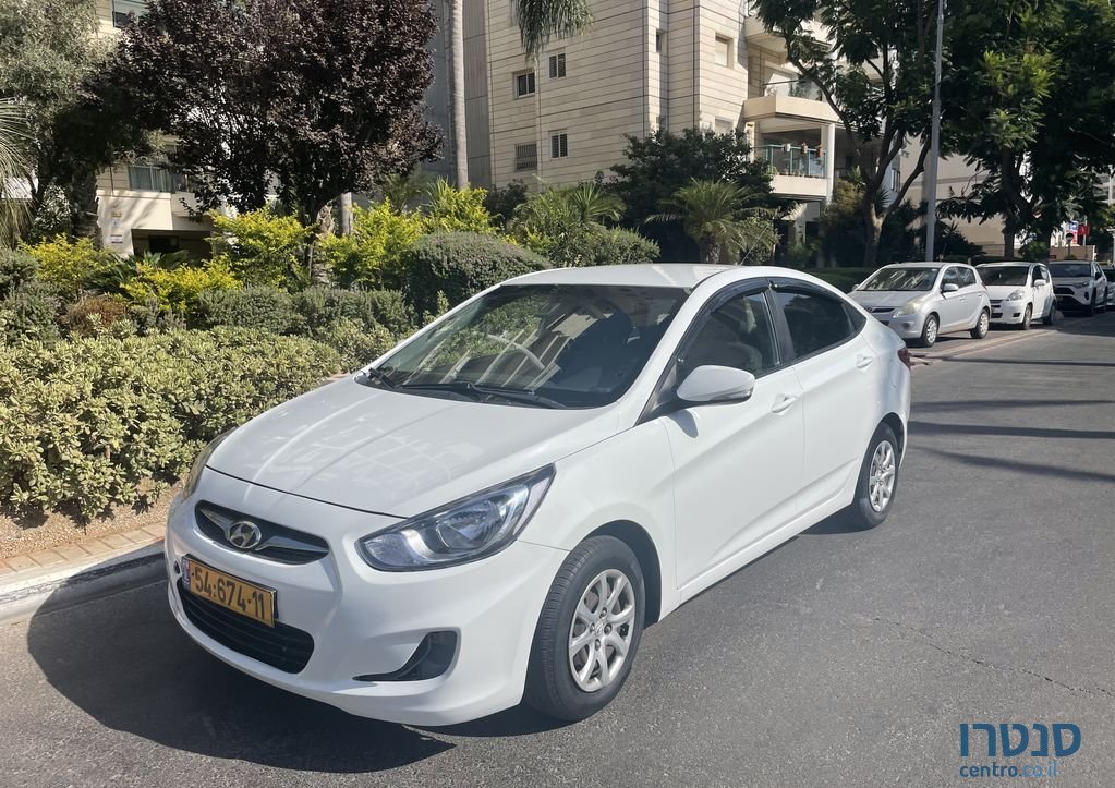2014' Hyundai i25 יונדאי photo #1