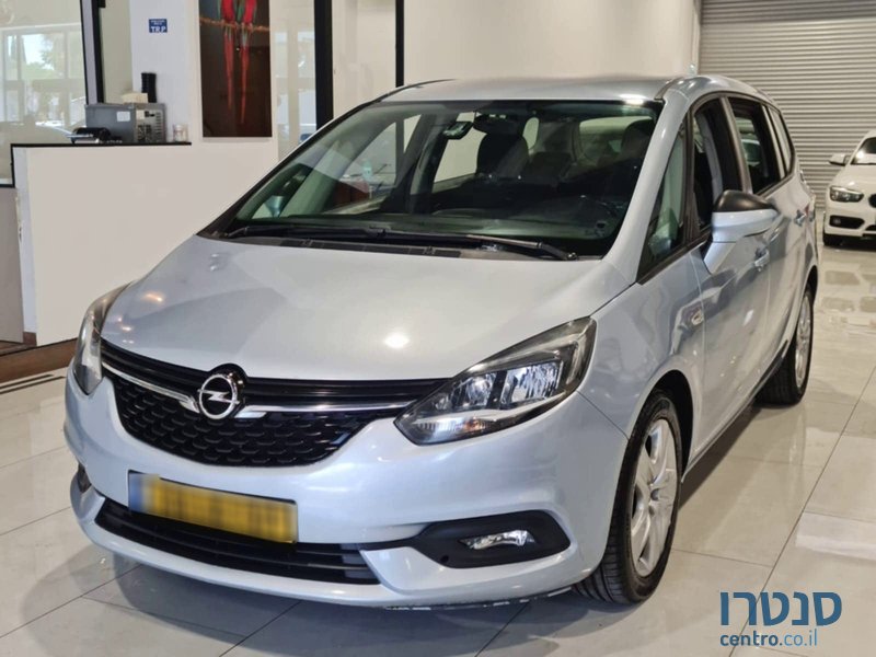 2018' Opel Zafira photo #1
