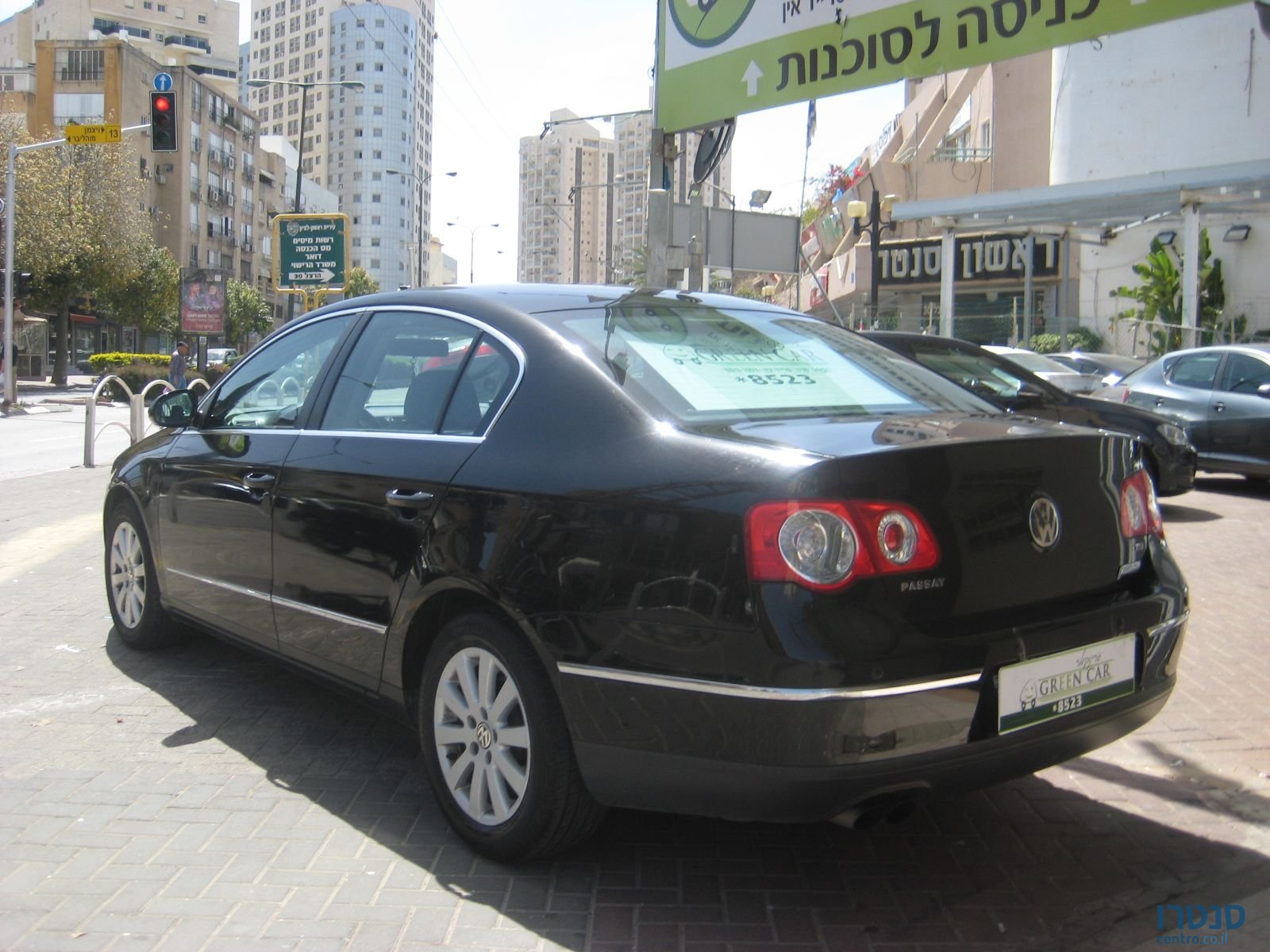2010' Volkswagen Passat photo #4
