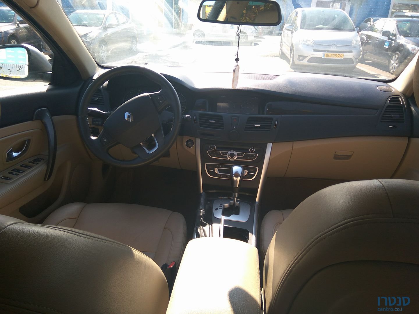 2013' Renault Latitude EX photo #2