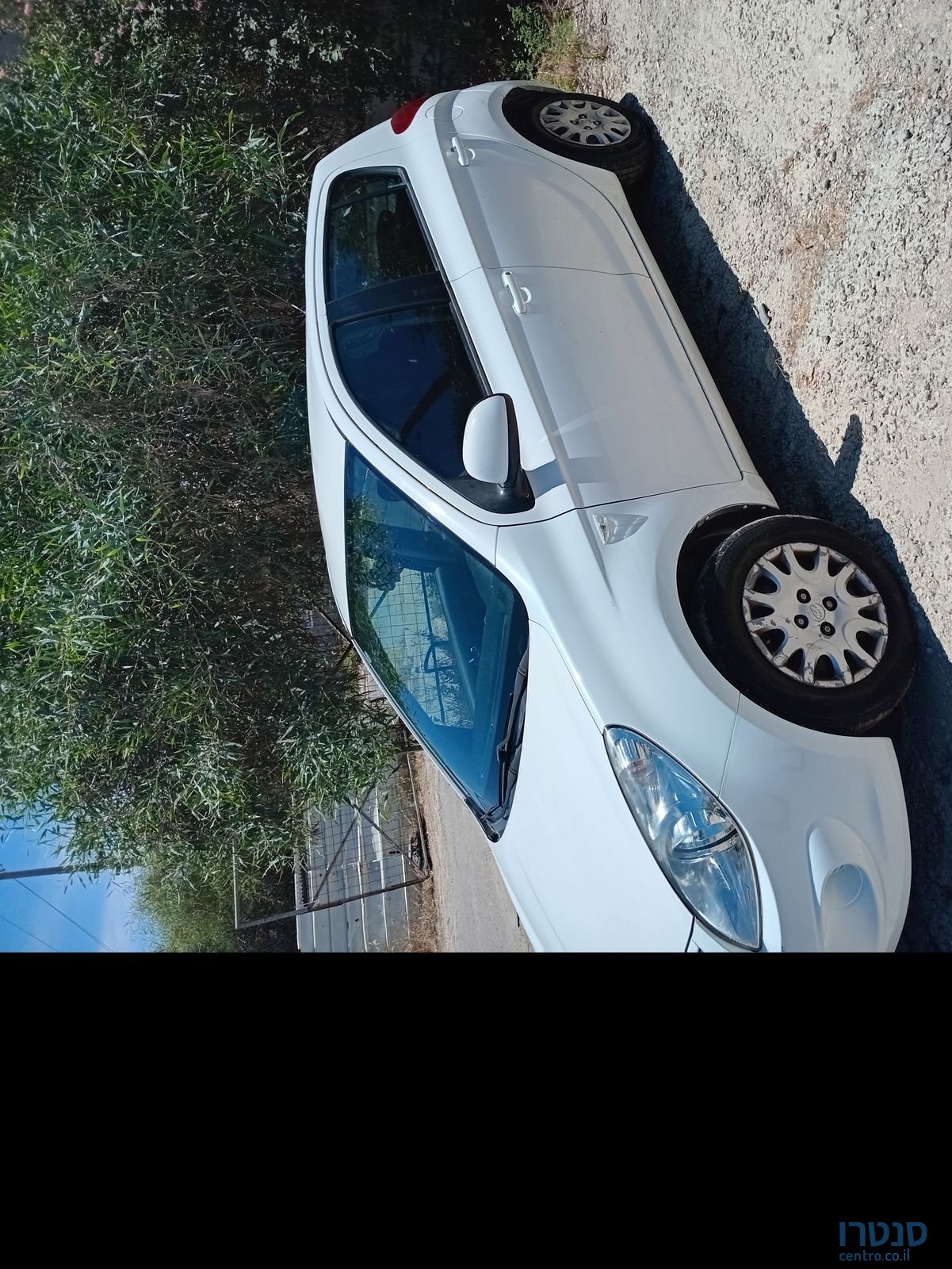 2011' Hyundai i20 יונדאי photo #2