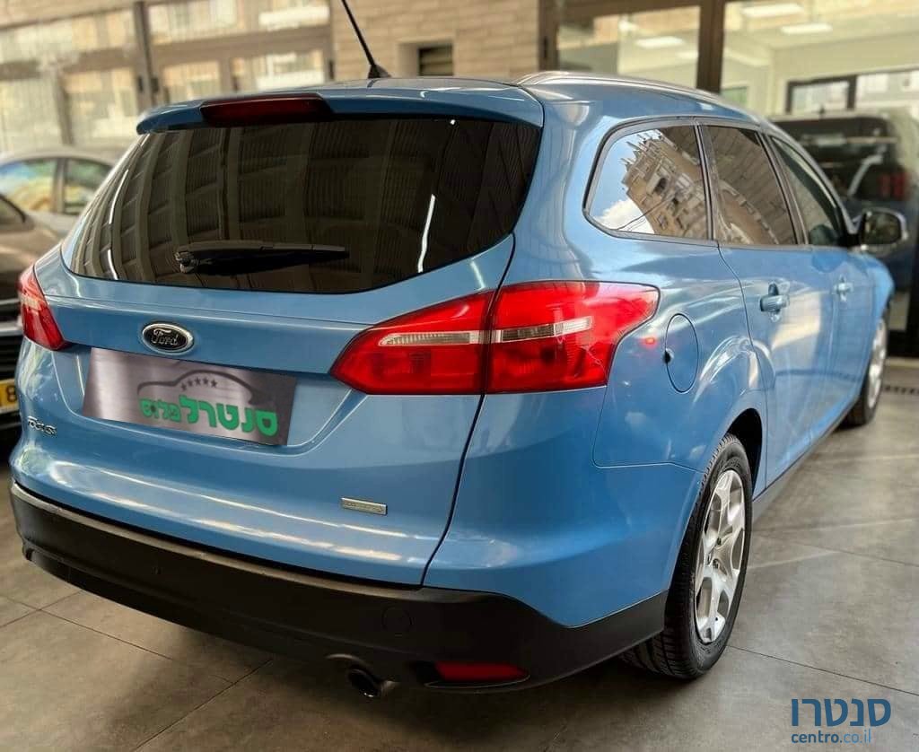 2017' Ford Focus photo #2