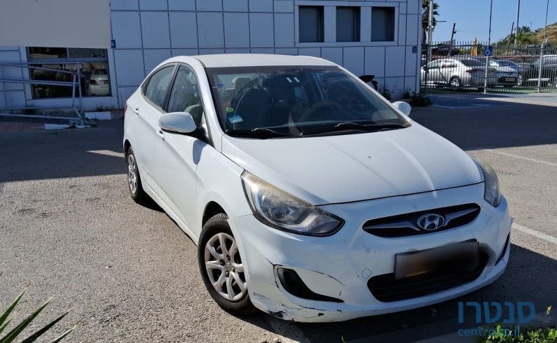 2014' Hyundai i25 יונדאי photo #1