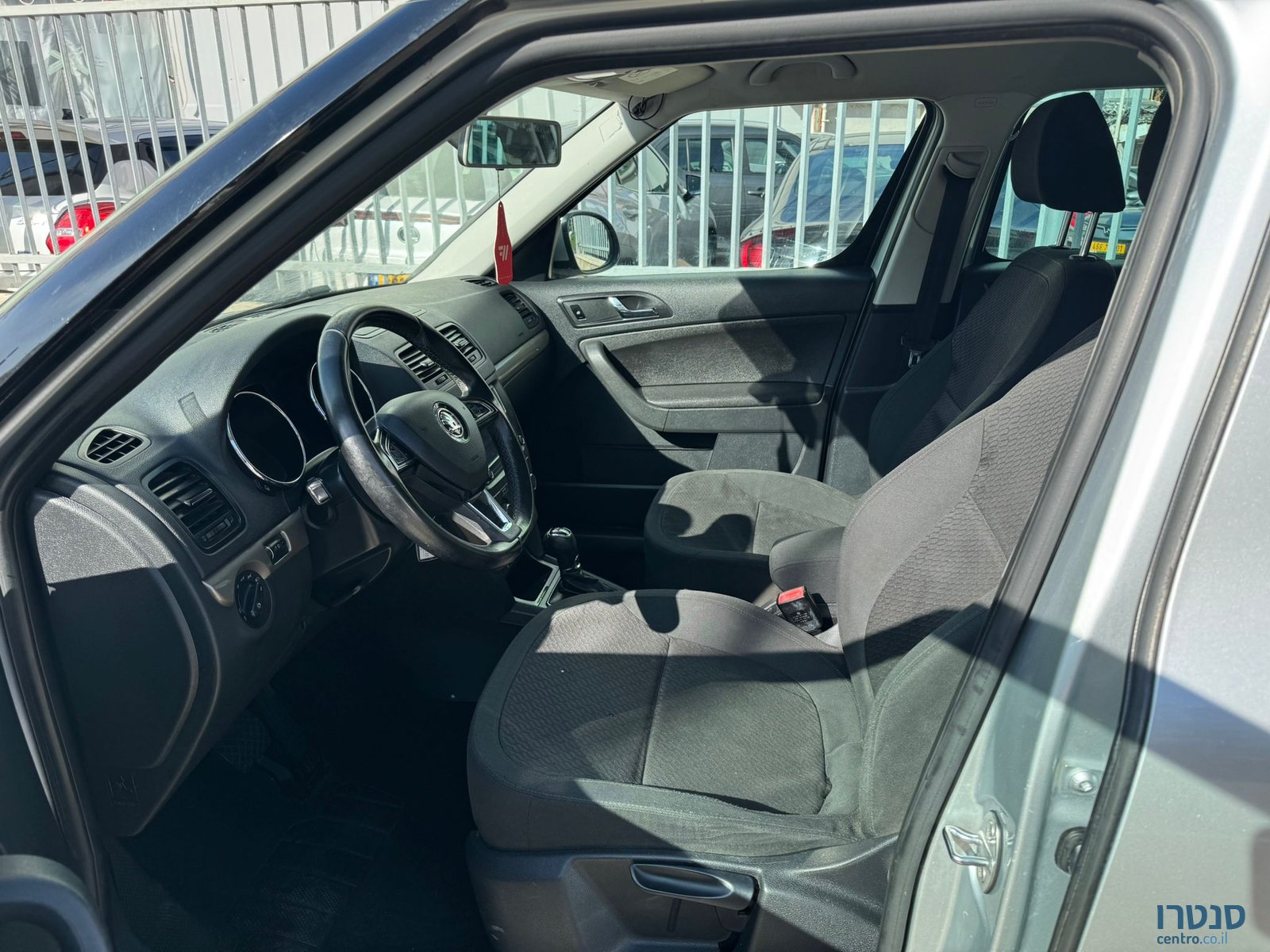 2016' Skoda Yeti photo #2