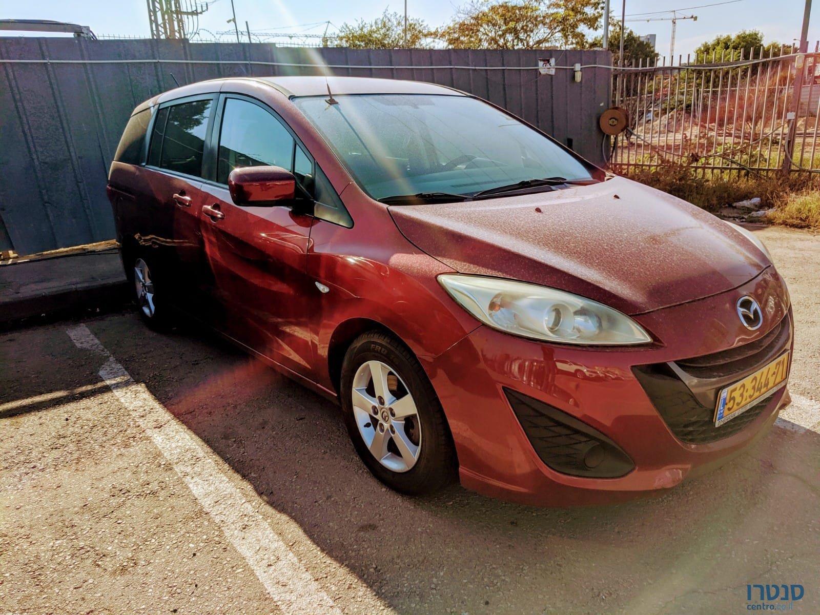 2011' Mazda 5 photo #1