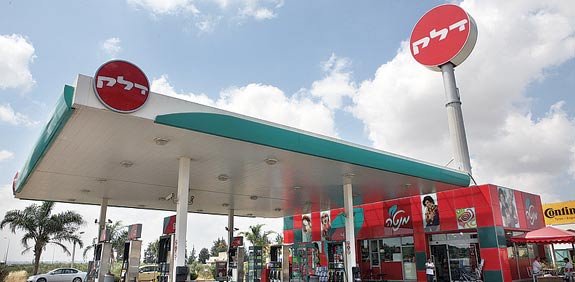 Rami Levy set to buy Delek gas station chain