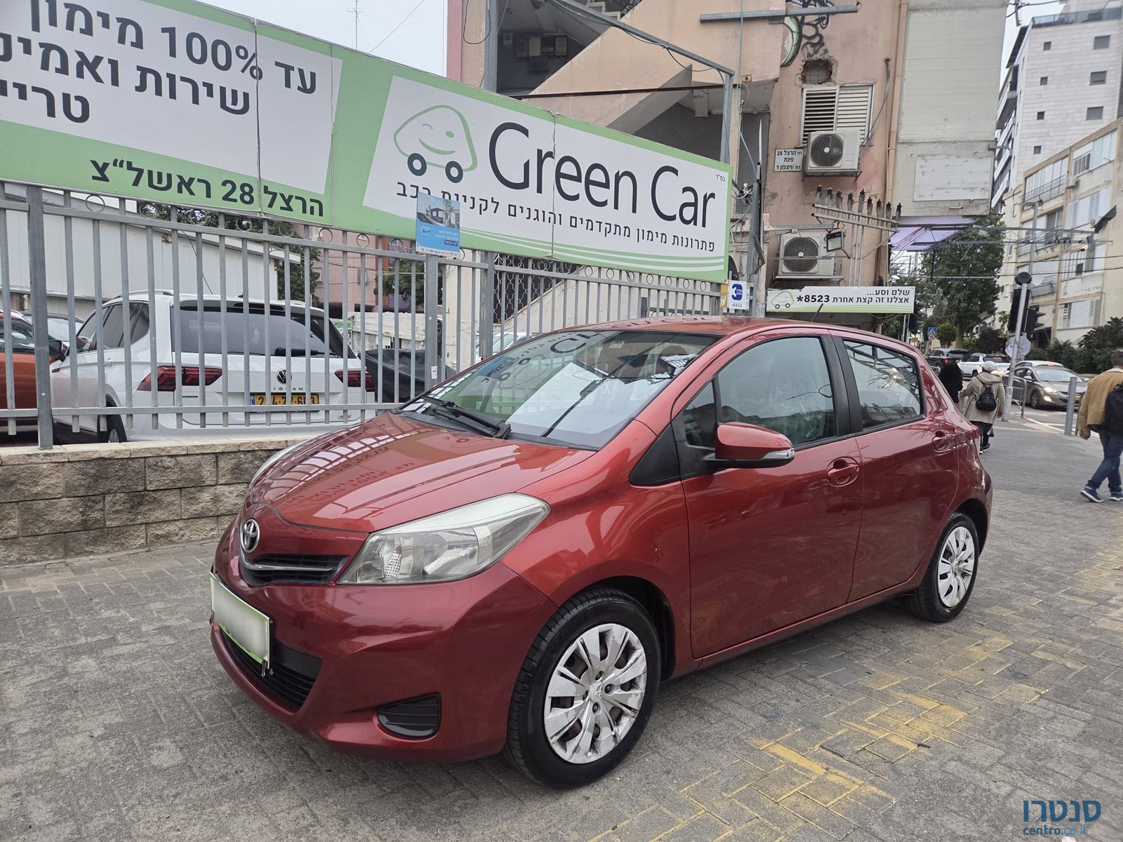 2012' Toyota Yaris photo #2