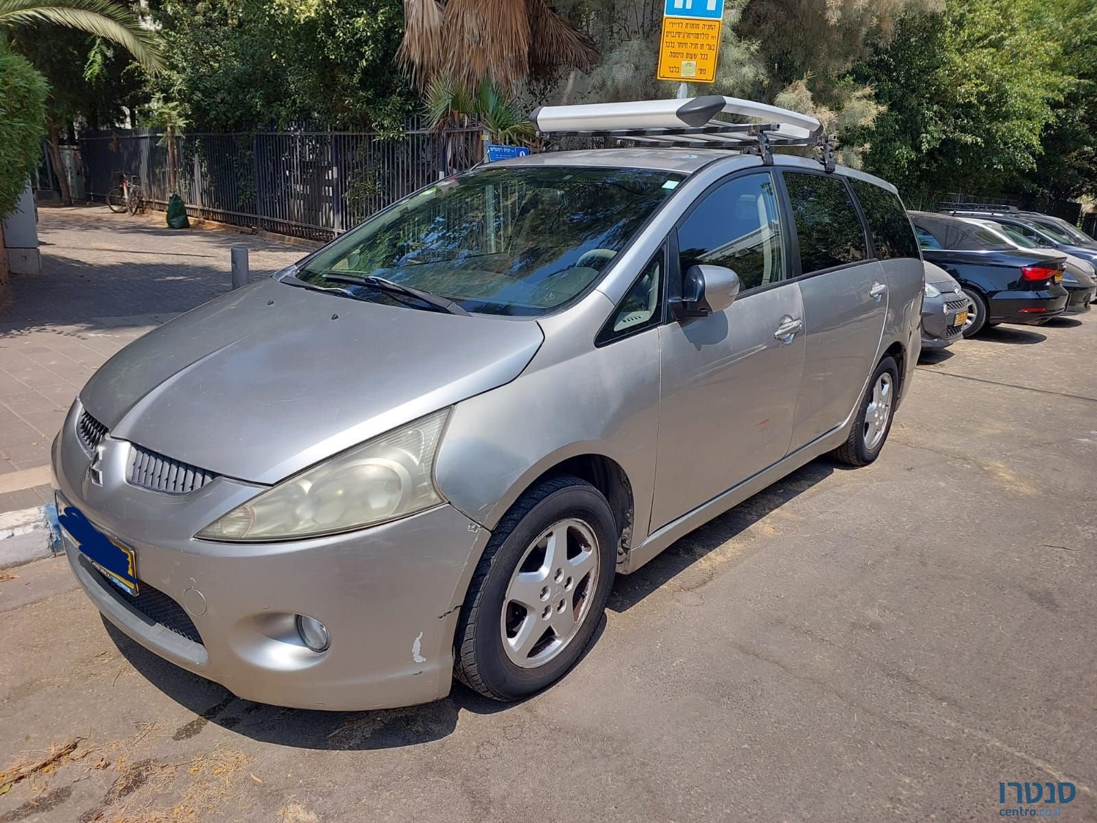 2008' Mitsubishi Grandis מיצובישי גרנדיס photo #1
