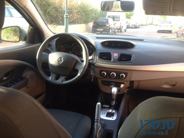 2010' Renault Fluence photo #3