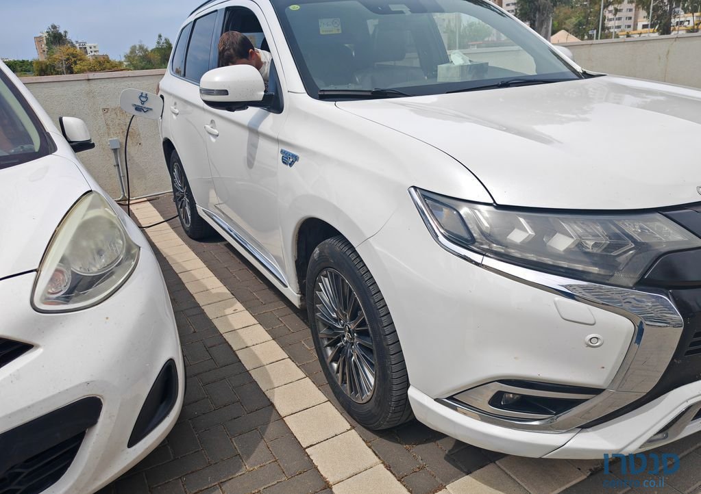 2019' Mitsubishi Outlander מיצובישי אאוטלנדר photo #1