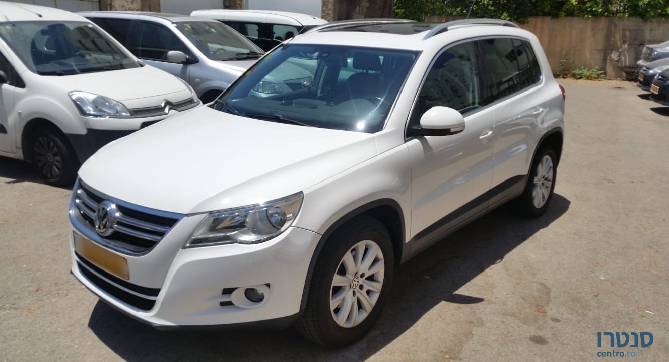 2010' Volkswagen Tiguan photo #1