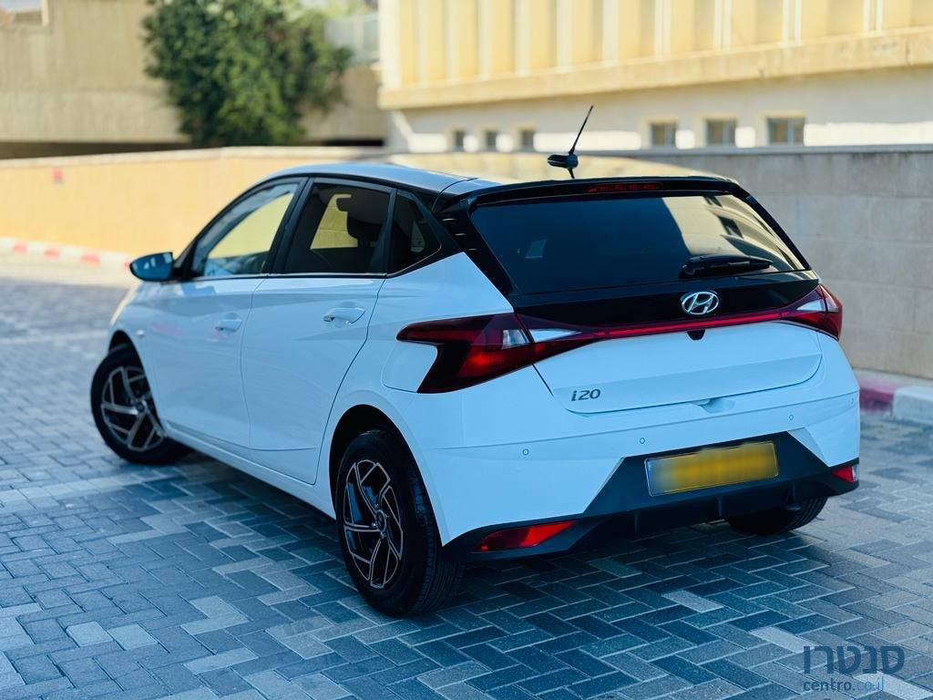 2021' Hyundai i20 photo #2