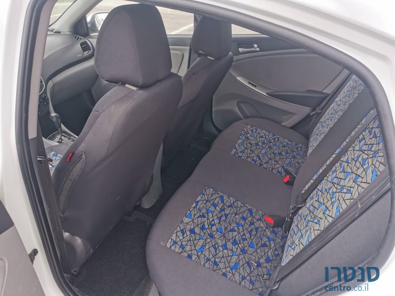 2015' Hyundai i25 יונדאי photo #4