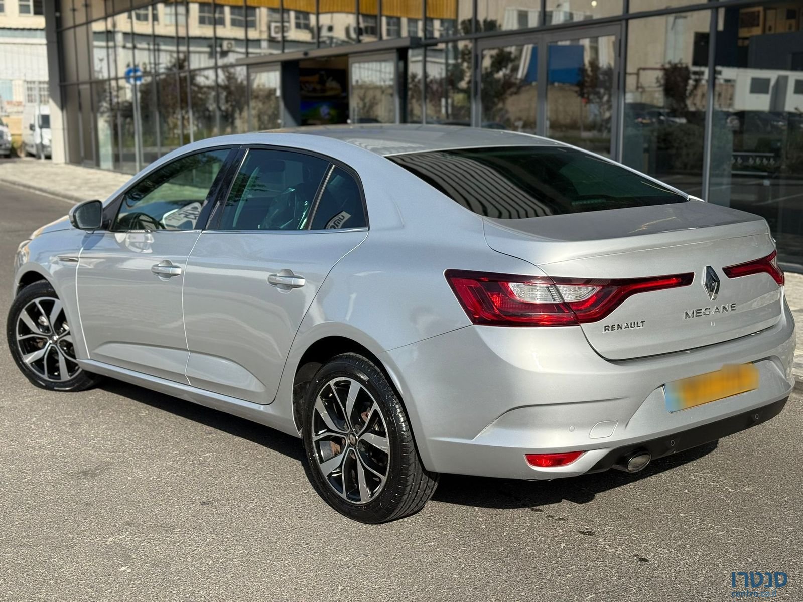 2021' Renault Megane Grand cupe photo #2