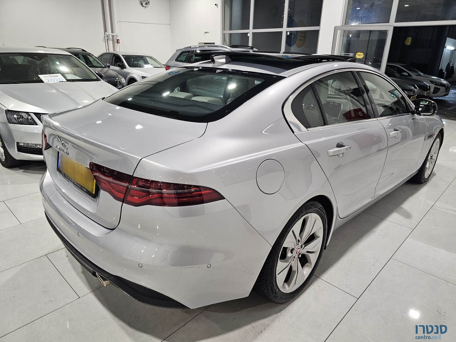 2022' Jaguar XE photo #3