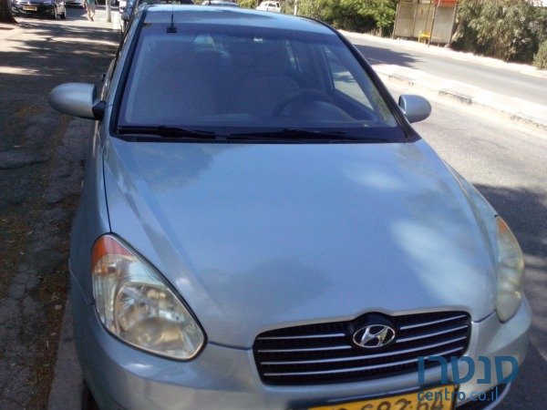 2008' Hyundai Accent photo #2