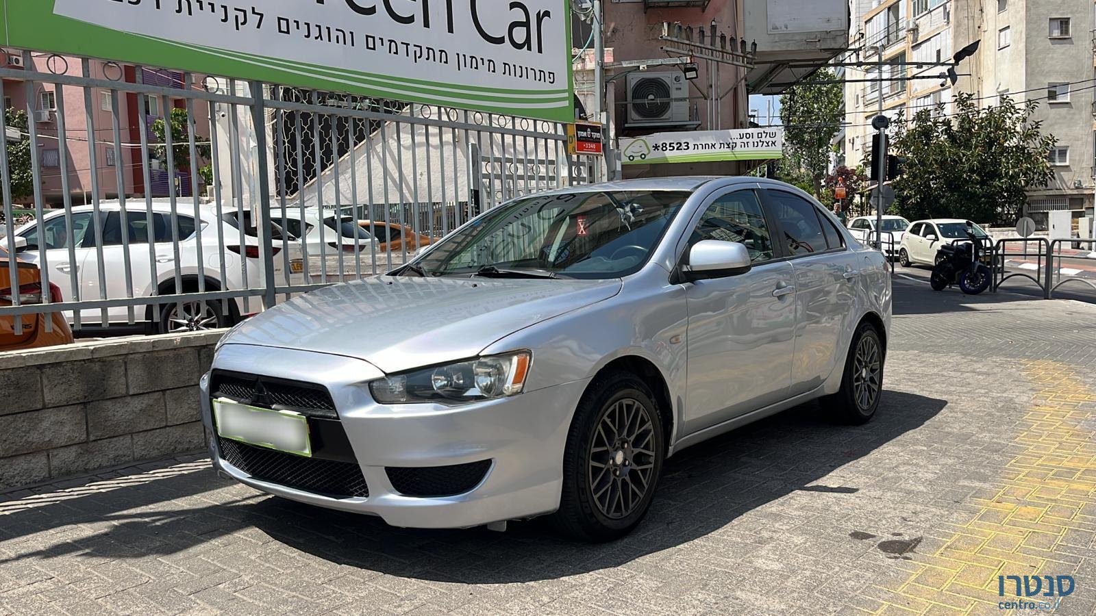 2011' Mitsubishi Lancer photo #3