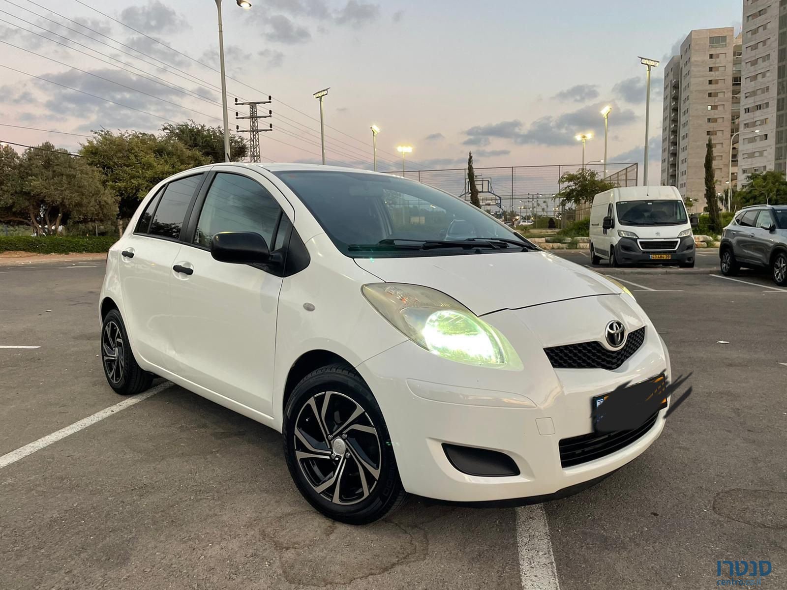 2010' Toyota Yaris טויוטה יאריס photo #4