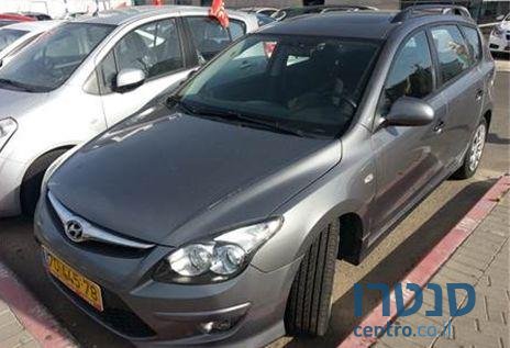 2011' Hyundai i30 Cw photo #1