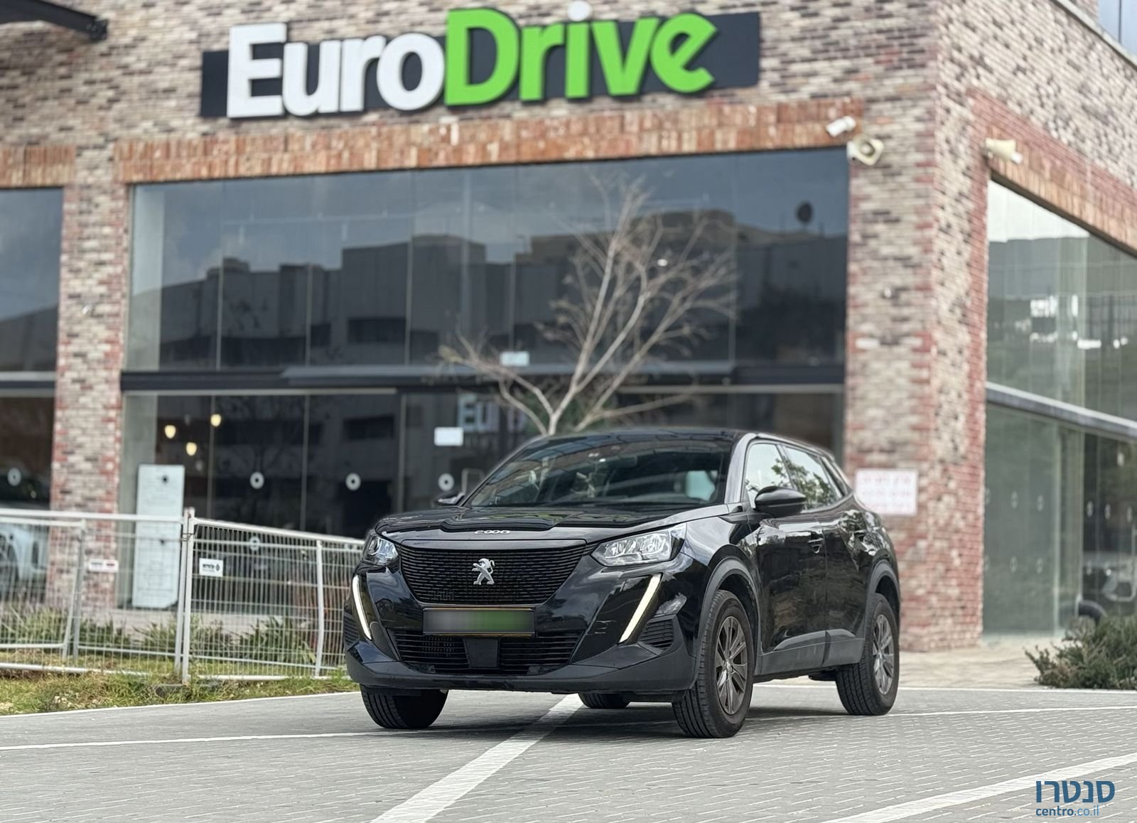 2023' Peugeot 2008 פיג'ו photo #1