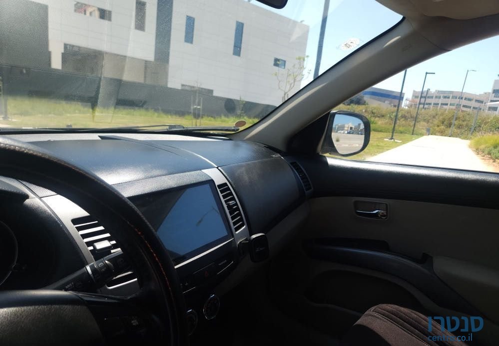 2011' Mitsubishi Outlander מיצובישי אאוטלנדר photo #5