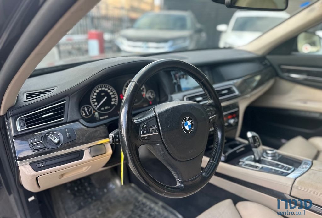 2011' BMW 7 Series ב.מ.וו סדרה 7 photo #2