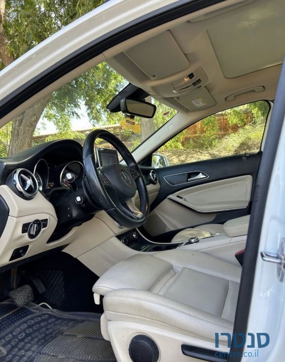 2019' Mercedes-Benz GLA מרצדס photo #2