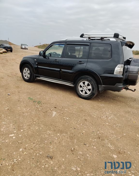 2008' Mitsubishi Pajero מיצובישי פג'רו photo #1