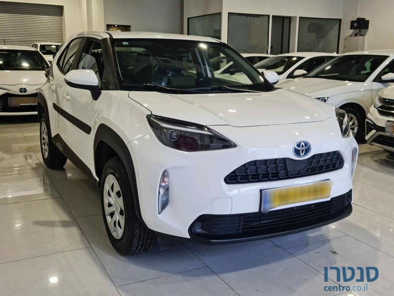 2022' Toyota Yaris Cross photo #2