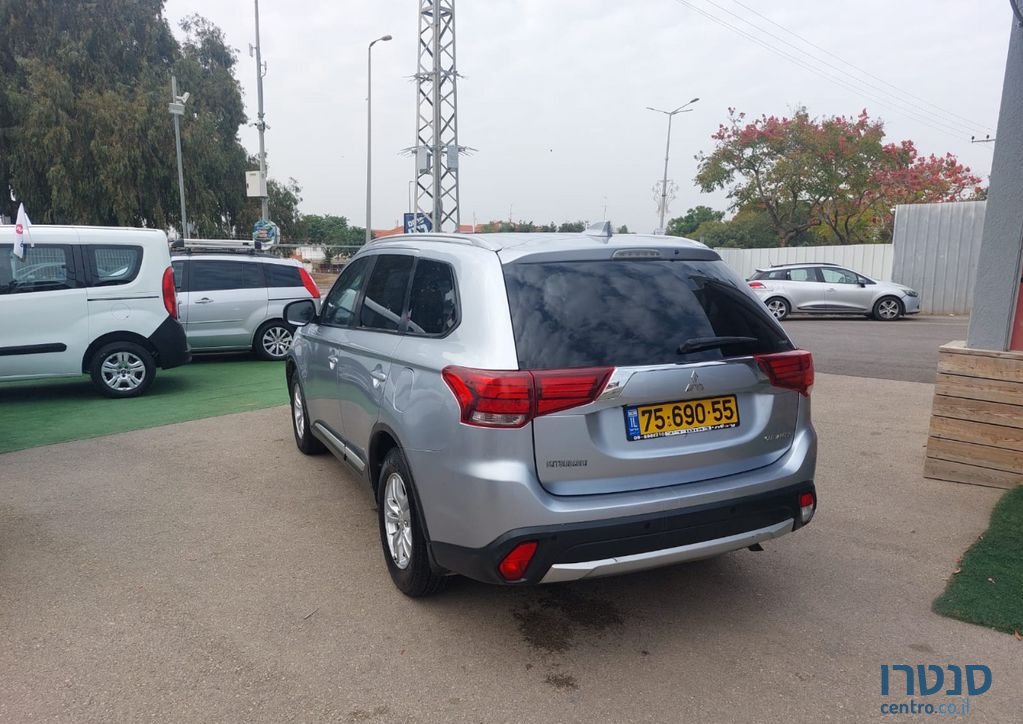 2017' Mitsubishi Outlander מיצובישי אאוטלנדר photo #3