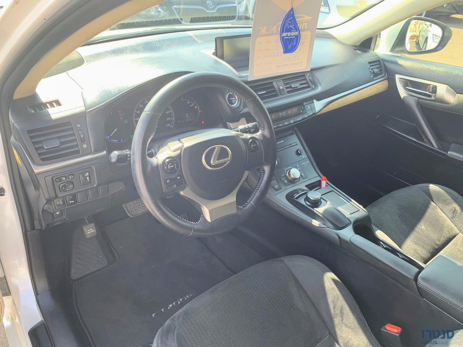 2017' Lexus CT 200H photo #5