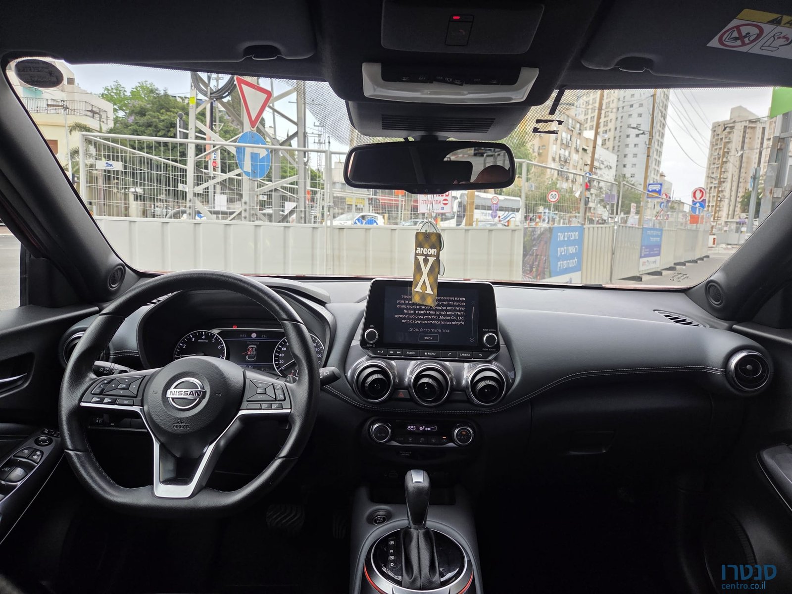 2021' Nissan Juke photo #2