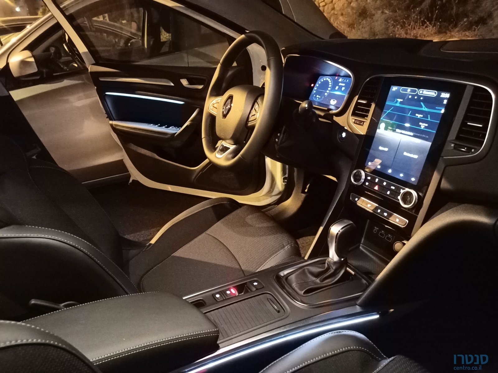 2022' Renault Megane Intense photo #3