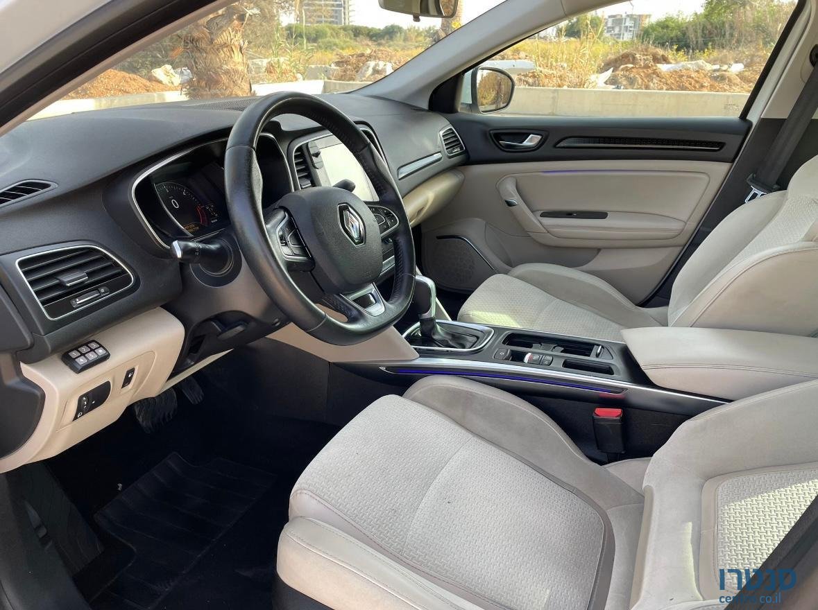 2019' Renault Megane photo #6