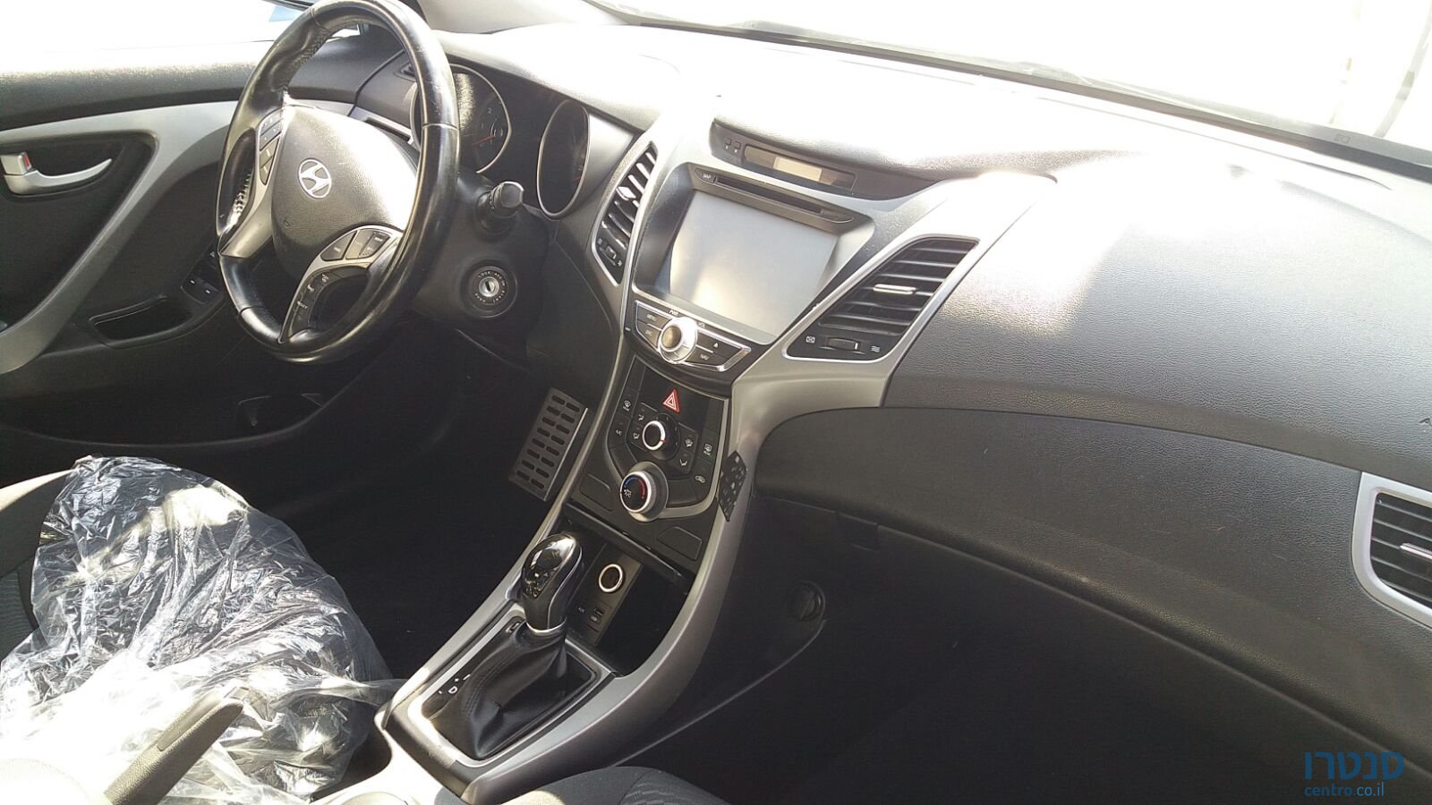 2012' Hyundai i25 photo #3