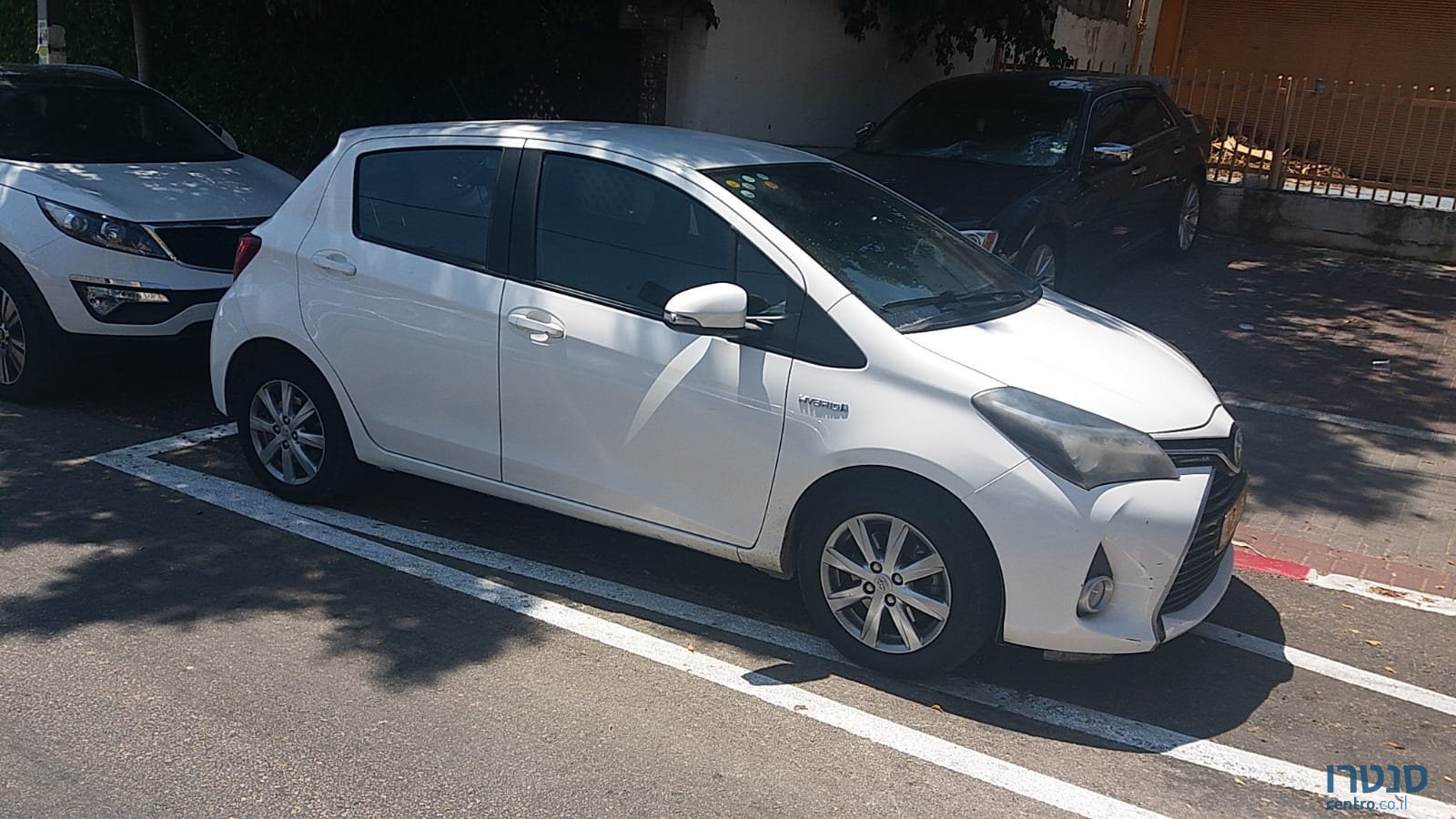 2015' Toyota Yaris photo #1