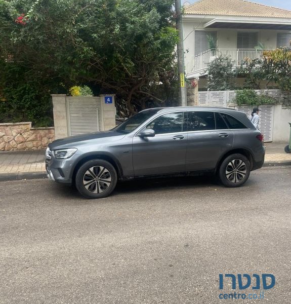 2021' Mercedes-Benz GLC מרצדס photo #2