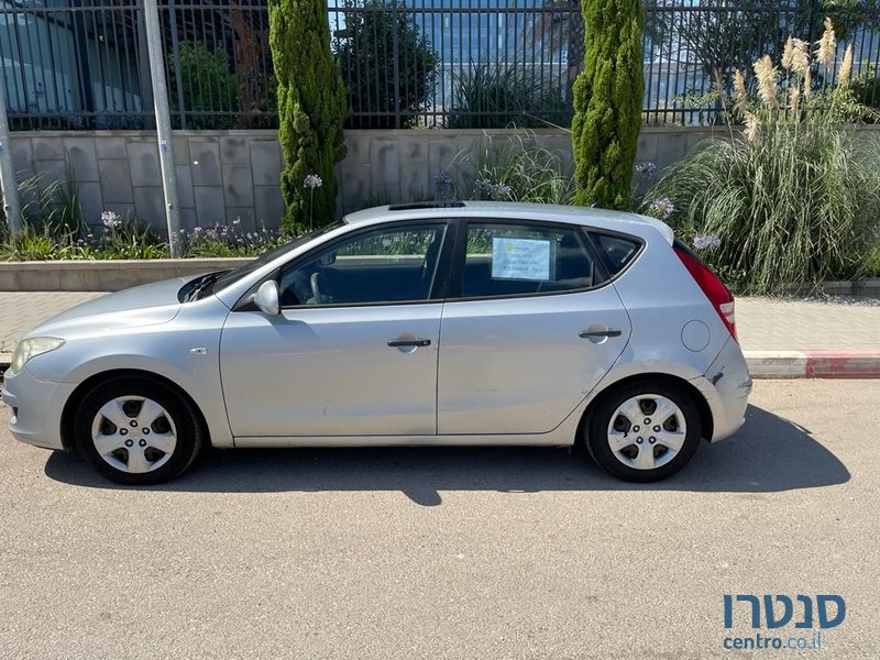 2010' Hyundai i30 יונדאי photo #1