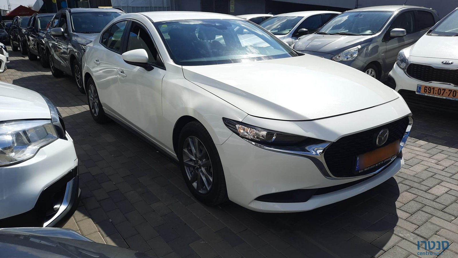 2021' Mazda 3 COMFORT photo #2