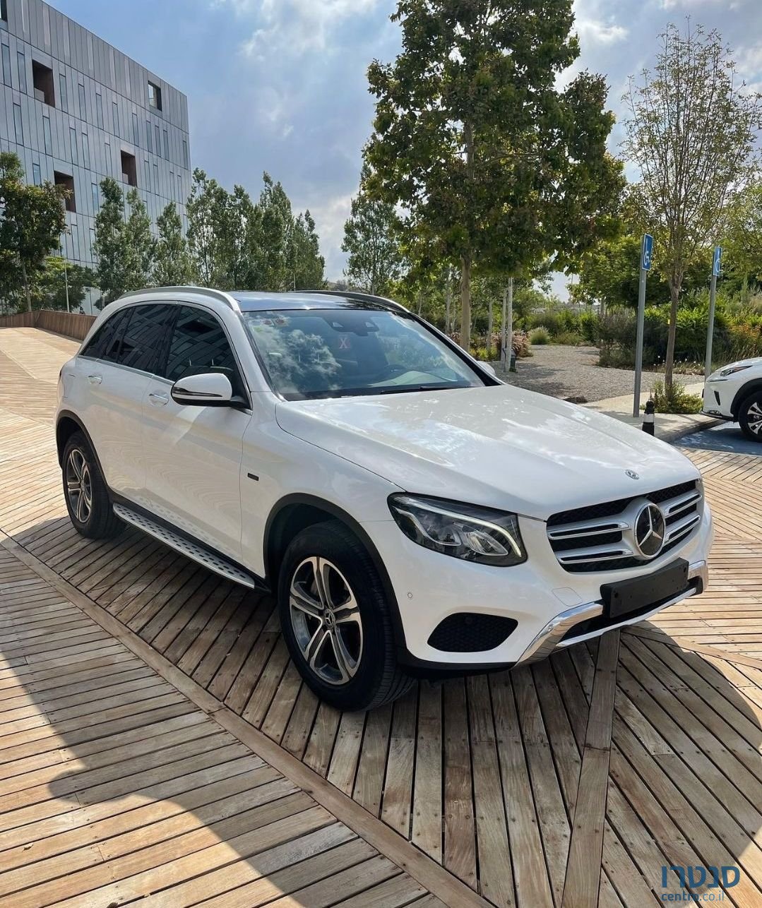 2018' Mercedes-Benz GLC מרצדס-בנץ photo #2