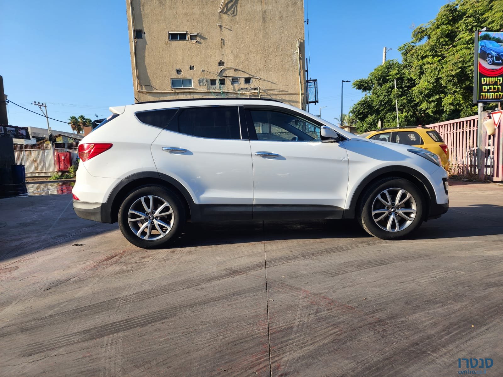 2014' Hyundai Santa Fe photo #5